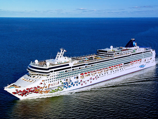 v-2024-10/voy-2024-10-00-norwegian-gem.jpg