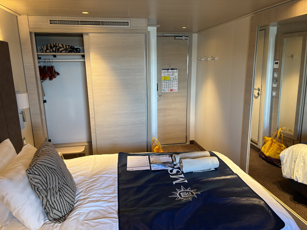 v-2026-08-08/voy-2026-08-08-01-1-cabine-interieur.jpg
