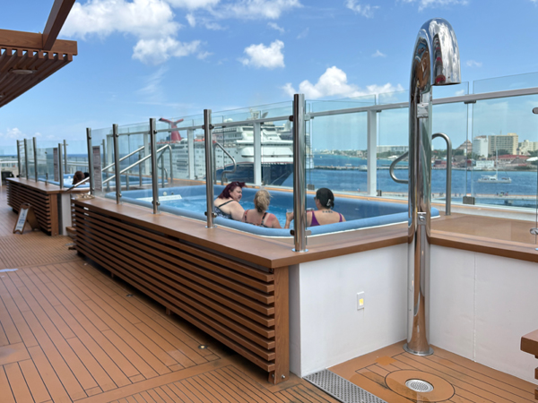 v-2026-08-15/voy-2026-08-15-15-bain-tourbillon.jpg